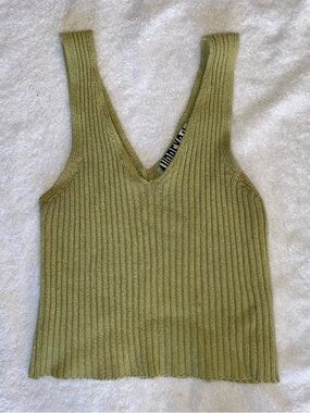 sage green tank top (M)